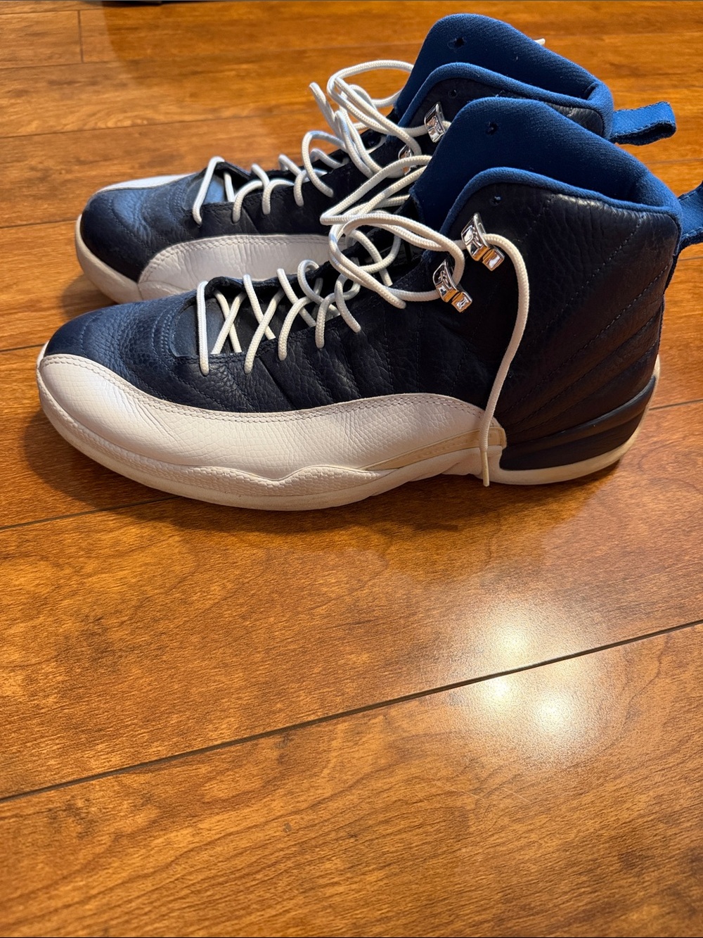Air Jordan 12 retro Men’s Navy Blue and White High-Top Sneakers